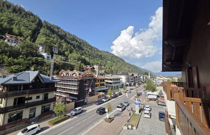 Aprica Trilocale duplex in Centro con balcone panoramico