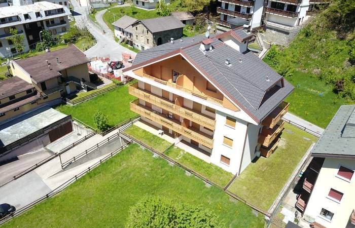 Trilocale con Giardino - Centro Aprica - In Affitto