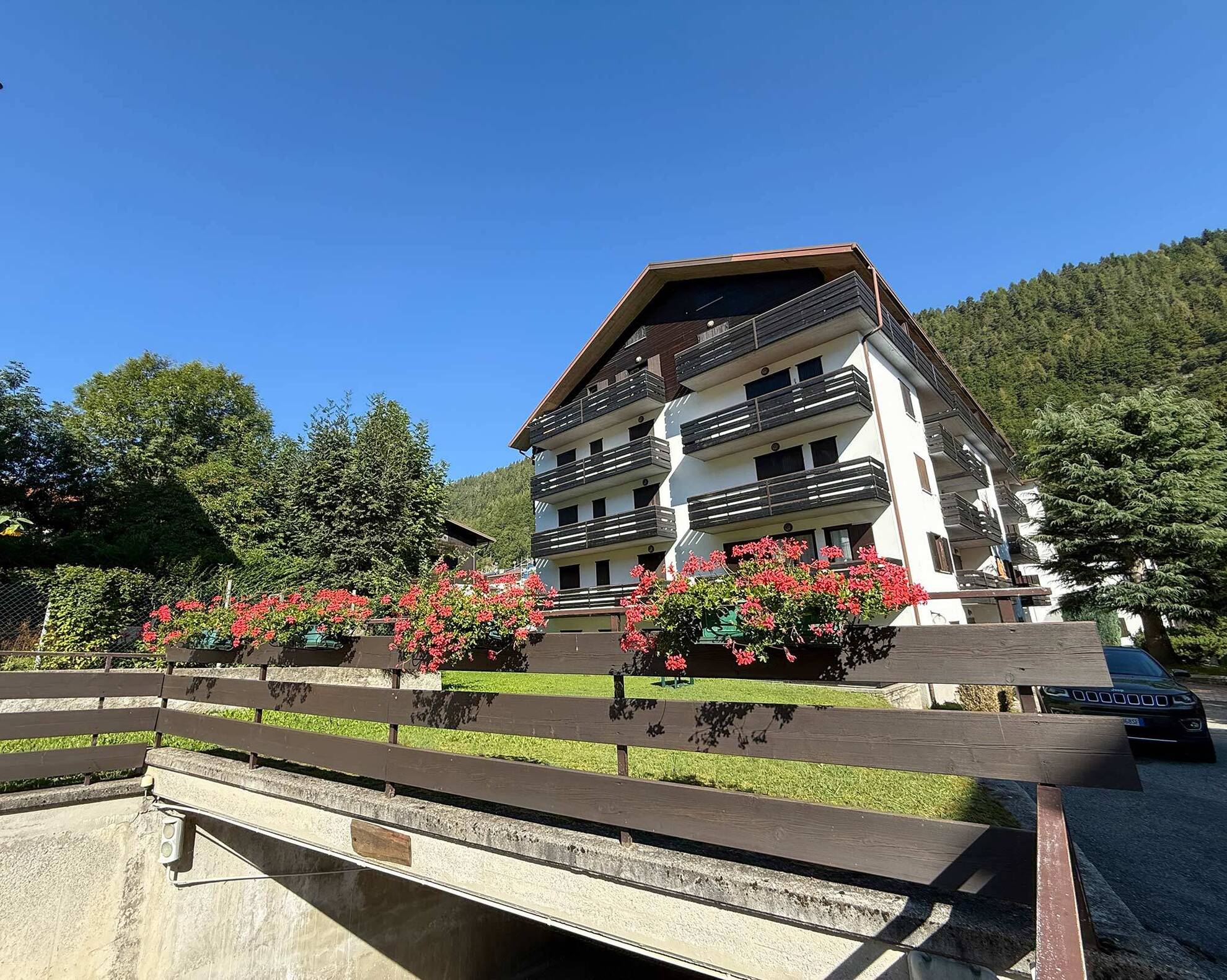 Tour 360 - Mono-Bilocale con sottotetto Centro Aprica